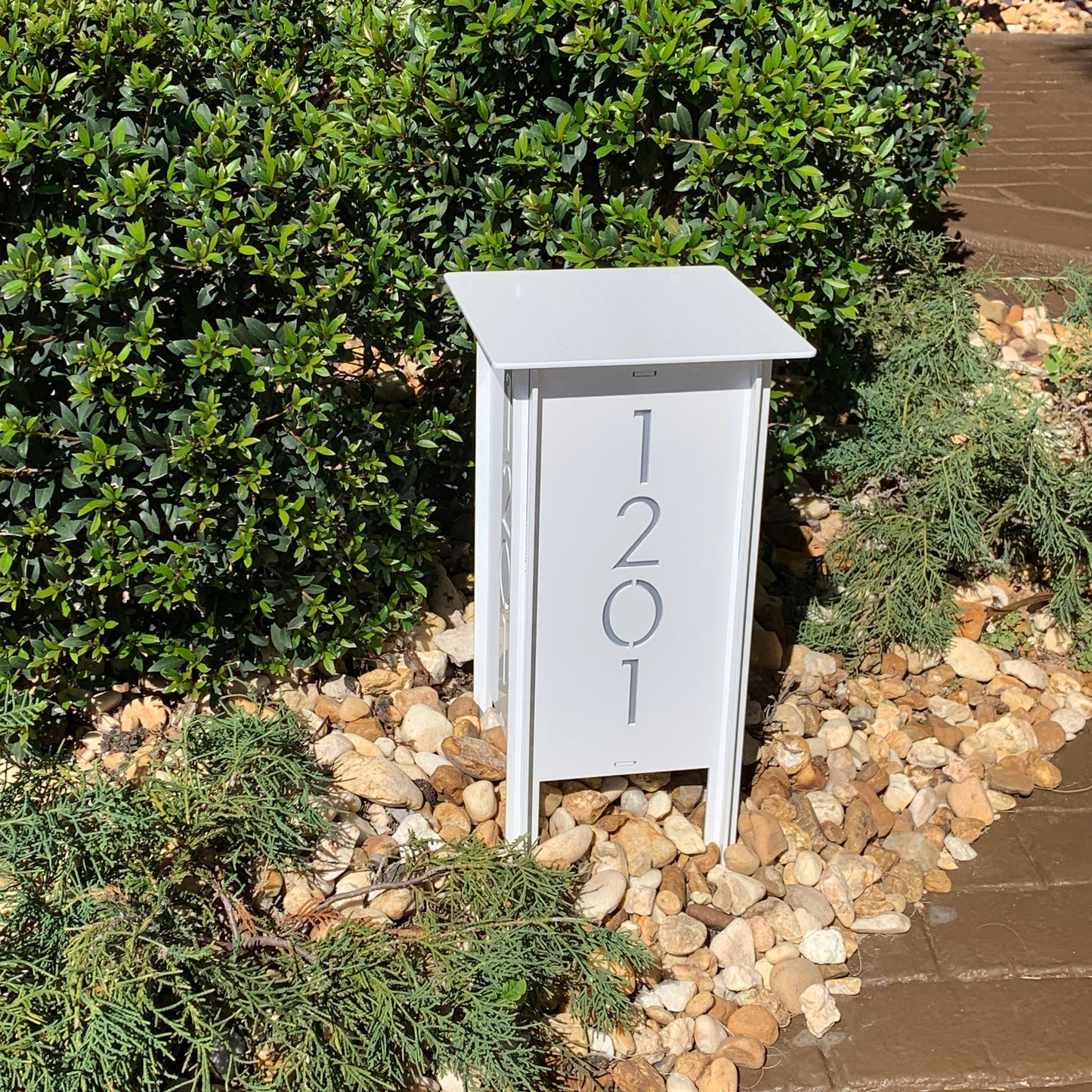 RadiantLight 14" tall ADDRESS MARKER Landscape Light - Garden Light